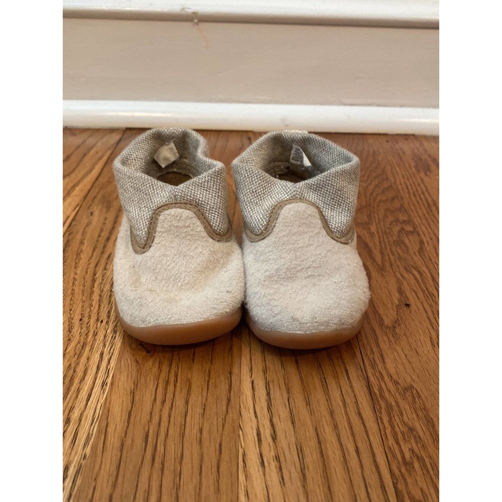Hanna andersson slip on boots with light rubber sole. Size 4 baby/toddler fair